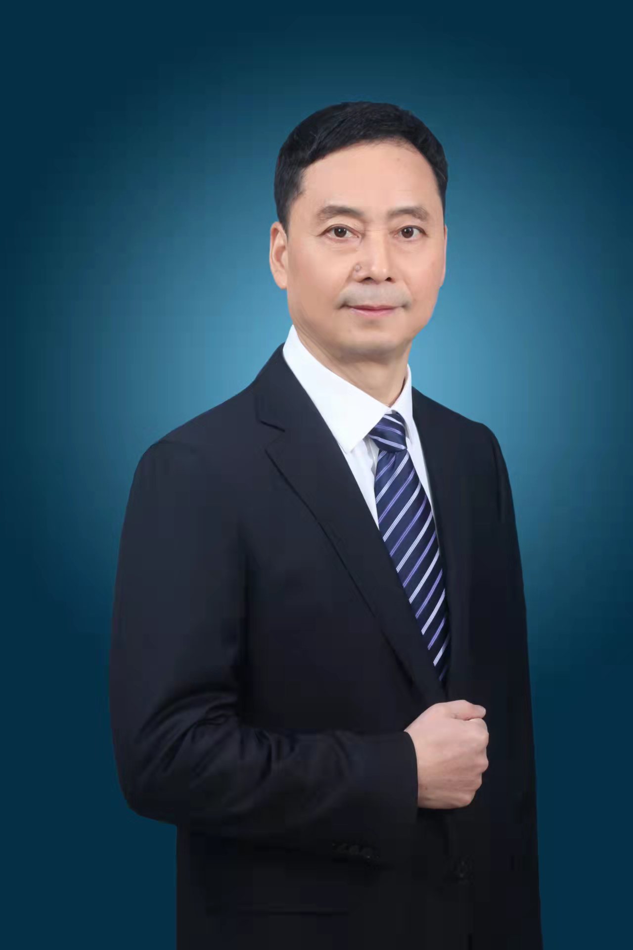 44页 方艺.jpg