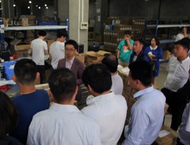 周速华介绍YWS智能客户管理系统.JPG